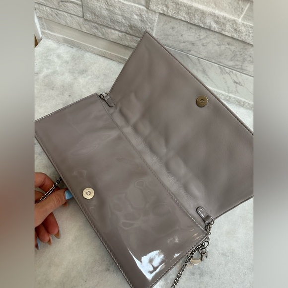 ❤️SOLD❤️Dior Clutch WOC on silver chain Gray/Lilac Neutral color patent - Picture 13 of 16